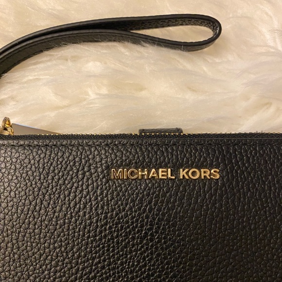 Michael Kors Adele Leather Smartphone Wallet in Black - Picture 4 of 14